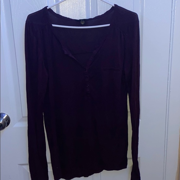 2 button down shirts - Picture 3 of 7